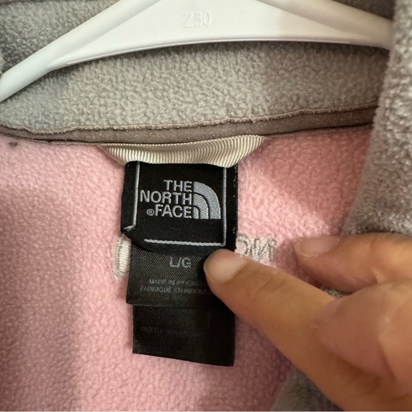 The North Face Pink and Gray Fleece Jacket Size Large - Picture 3 of 9